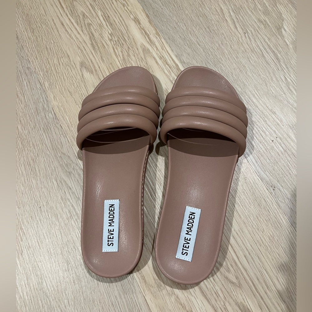 Steve Madden Drip Nude Sandals